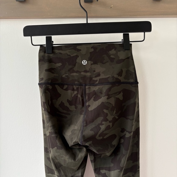 lululemon athletica Camo Leggings - Green and Black - Picture 4 of 6